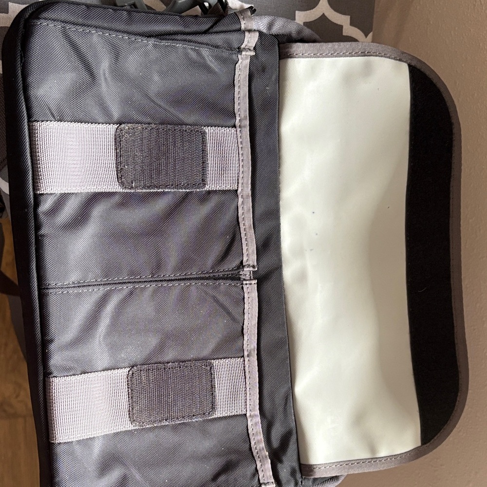 Timbuk2 Black and Gray Shoulder 9” x 12” Tablet Bag - Picture 6 of 10